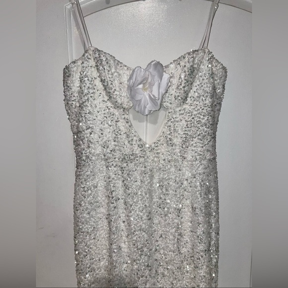 New! Helsi x Anthropologie Lyla White Sequin Rose Keyhole Column Maxi Dress🤍 Lrg - Picture 14 of 15